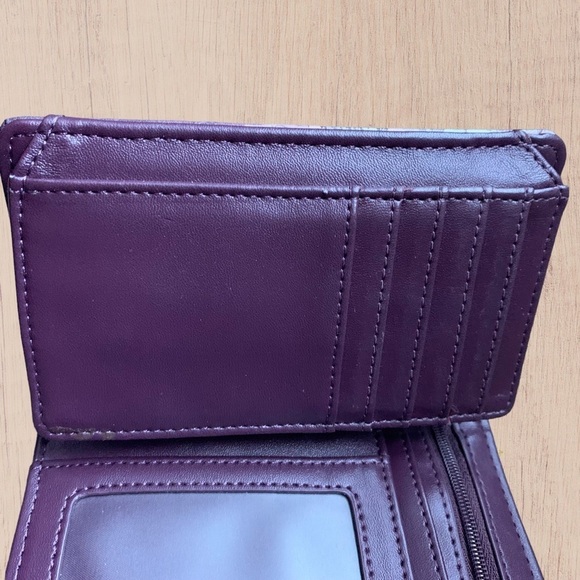 Womens floral wallet Purple Bifold ID holder zip Closure Button snap - Picture 8 of 10